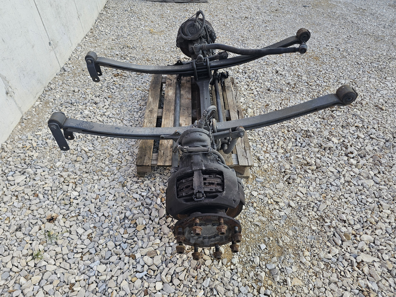 MERCEDES ATEGO MP4 12.XXX EURO 6 / COMPLETE FRONT AXLE - Essieu avant: photos 3 MERCEDES ATEGO MP4 12.XXX EURO 6 / COMPLETE FRONT AXLE - Essieu avant: photos 3