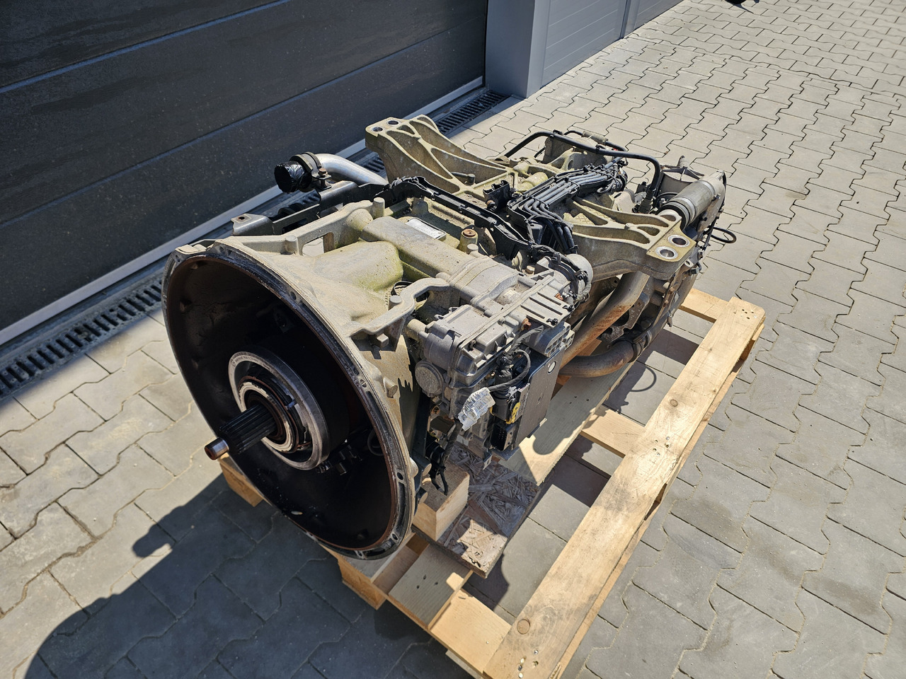 MERCEDES-BENZ ACTROS ANTOS / GEARBOX / G211-12 / RETARDER / WORLDWIDE DELIVERY - Boîte de vitesse: photos 3 MERCEDES-BENZ ACTROS ANTOS / GEARBOX / G211-12 / RETARDER / WORLDWIDE DELIVERY - Boîte de vitesse: photos 3