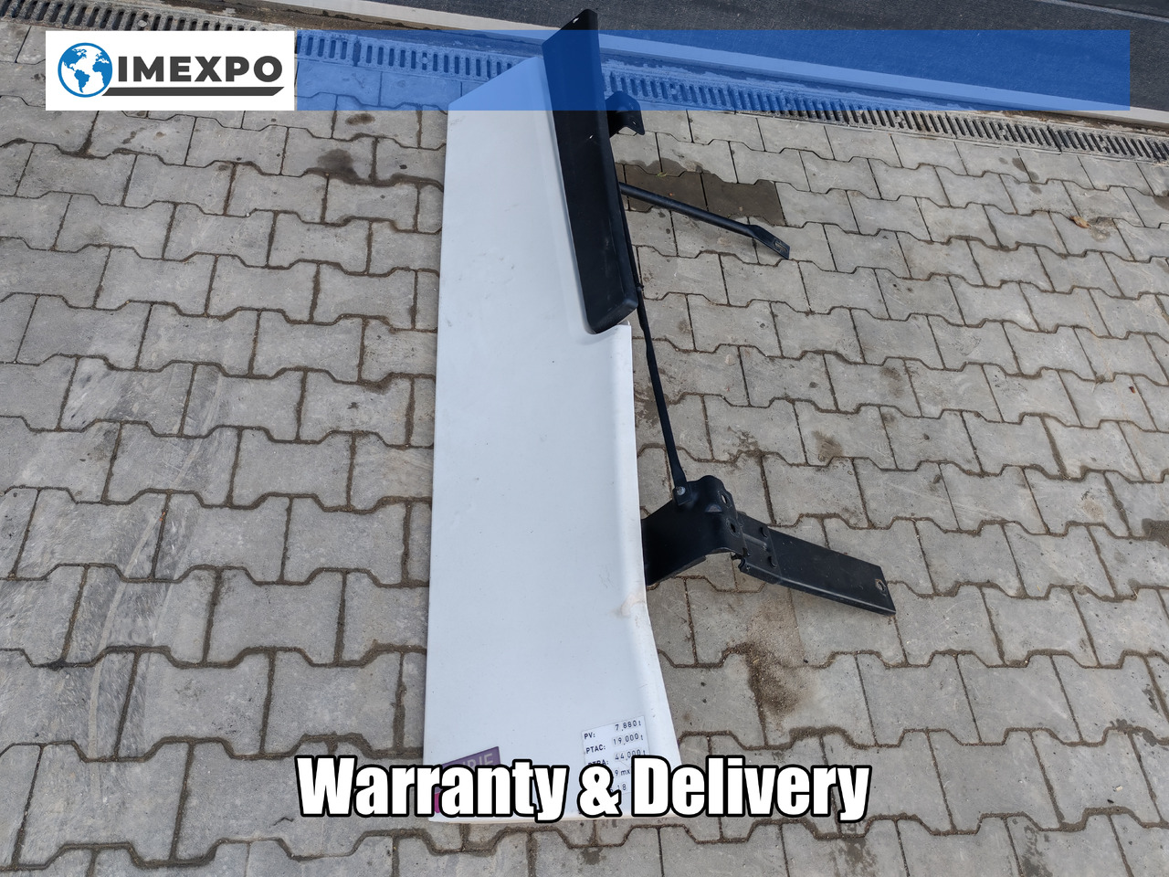 RENAULT RANGE T EURO 6 / HIGH CAB / RIGHT SPOILER - Aérodynamique/ Spoilers: photos 1 RENAULT RANGE T EURO 6 / HIGH CAB / RIGHT SPOILER - Aérodynamique/ Spoilers: photos 1