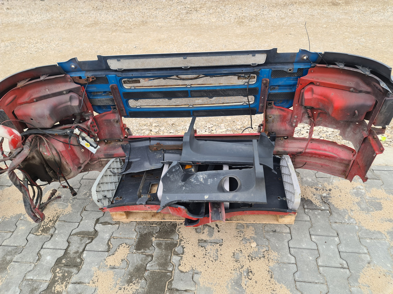 SCANIA P / BUMPER STEPS LAMPS SET / WORLDWIDE DELIVERY - Pare-chocs: photos 4 SCANIA P / BUMPER STEPS LAMPS SET / WORLDWIDE DELIVERY - Pare-chocs: photos 4