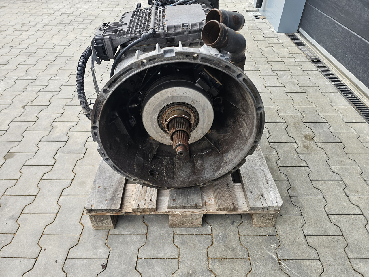 VOLVO FH FM FMX / SPO2812 / RETARDER / CRAWLER / COMPLETE GEARBOX - Boîte de vitesse: photos 4 VOLVO FH FM FMX / SPO2812 / RETARDER / CRAWLER / COMPLETE GEARBOX - Boîte de vitesse: photos 4