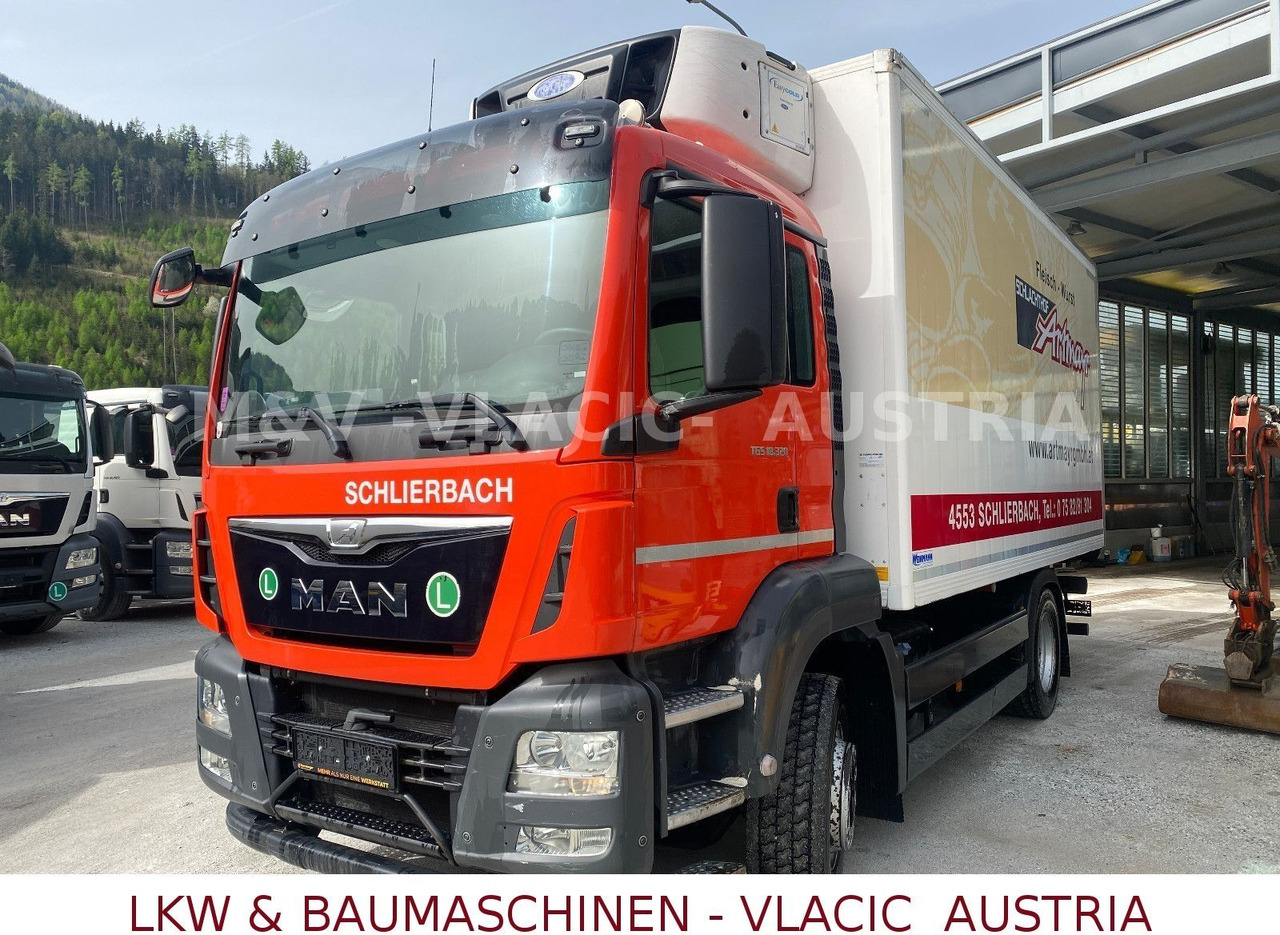 MAN 18.320 Kühlkoffer mit Fleischgehänge - Camion frigorifique: photos 1 MAN 18.320 Kühlkoffer mit Fleischgehänge - Camion frigorifique: photos 1