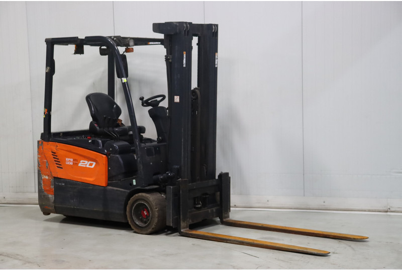 Doosan B20T-7 - Chariot élévateur électrique: photos 1 Doosan B20T-7 - Chariot élévateur électrique: photos 1