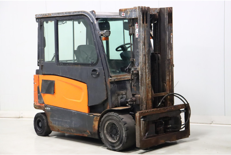Doosan B35X-7 - Chariot élévateur électrique: photos 1 Doosan B35X-7 - Chariot élévateur électrique: photos 1