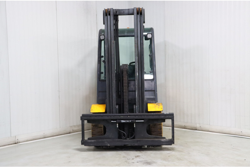 Jungheinrich TFG430S - Chariot élévateur à gaz: photos 3 Jungheinrich TFG430S - Chariot élévateur à gaz: photos 3