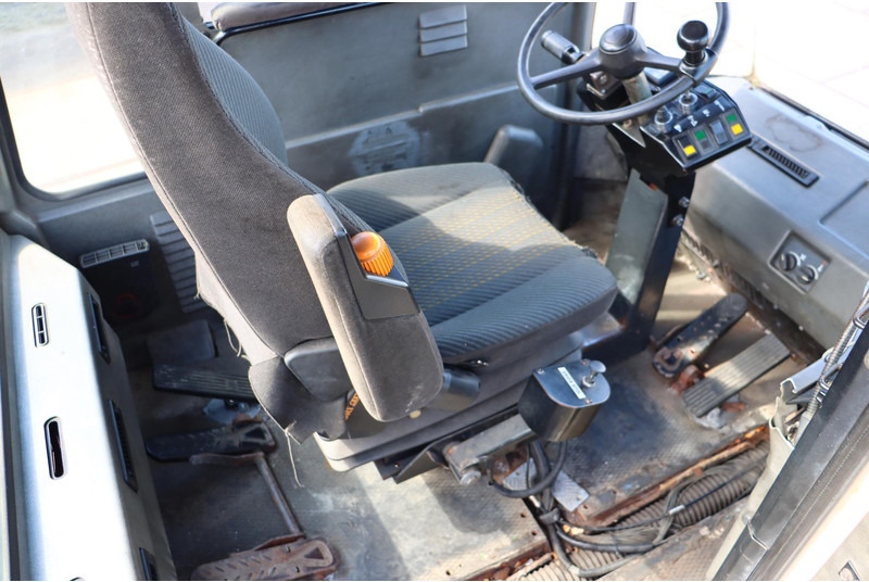 Tracteur portuaire Kalmar TRX182A: photos 14