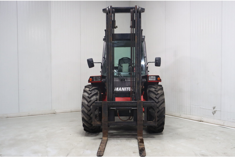 Manitou M30-4 - Chariot élévateur diesel: photos 3 Manitou M30-4 - Chariot élévateur diesel: photos 3