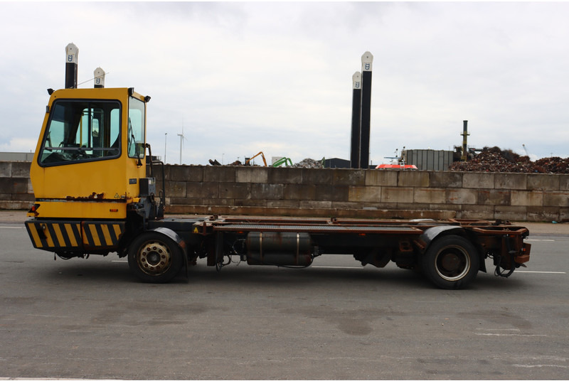 Terberg BC182 - Tracteur portuaire: photos 5 Terberg BC182 - Tracteur portuaire: photos 5