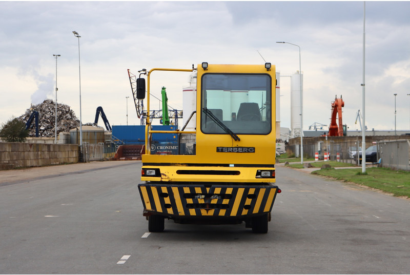 Terberg BC182 - Tracteur portuaire: photos 3 Terberg BC182 - Tracteur portuaire: photos 3