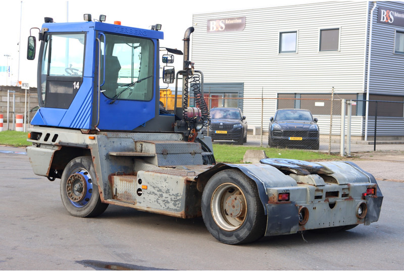 Terberg TT220 - Tracteur portuaire: photos 4 Terberg TT220 - Tracteur portuaire: photos 4