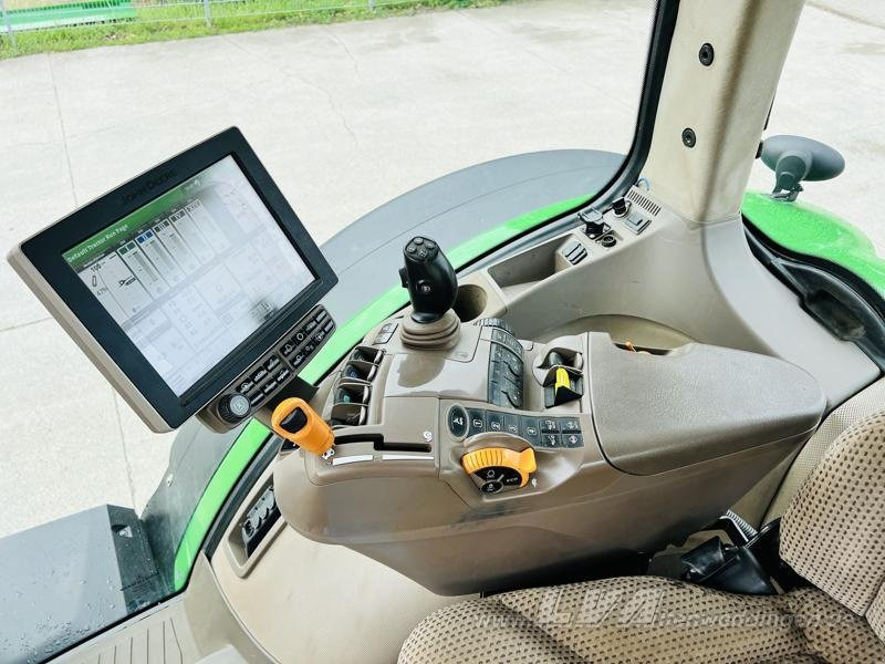 Tracteur agricole John Deere 8295R: photos 11