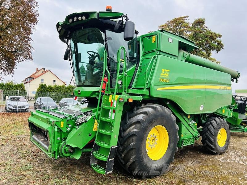 John Deere T660 - Moissonneuse-batteuse: photos 1 John Deere T660 - Moissonneuse-batteuse: photos 1
