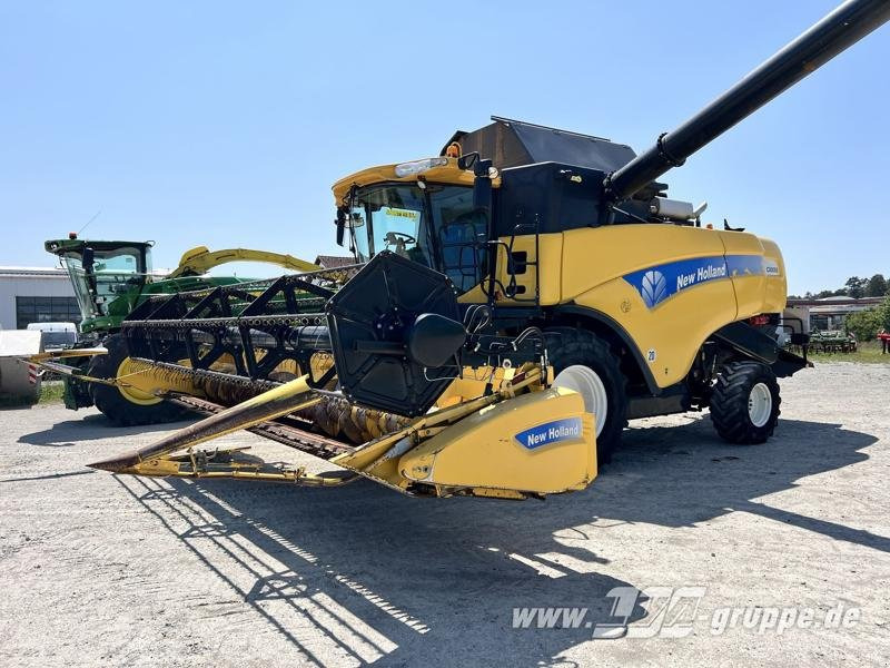 New Holland CX8080 4wd - Moissonneuse-batteuse: photos 3 New Holland CX8080 4wd - Moissonneuse-batteuse: photos 3