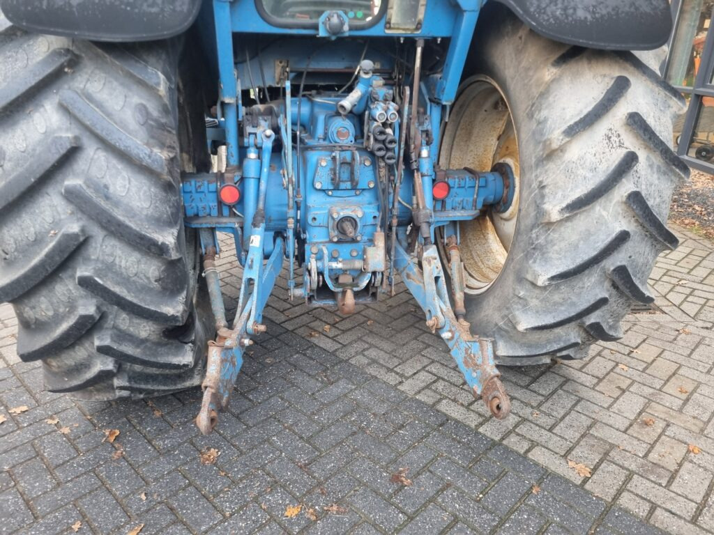 FORD 8210 - Tracteur agricole: photos 5 FORD 8210 - Tracteur agricole: photos 5
