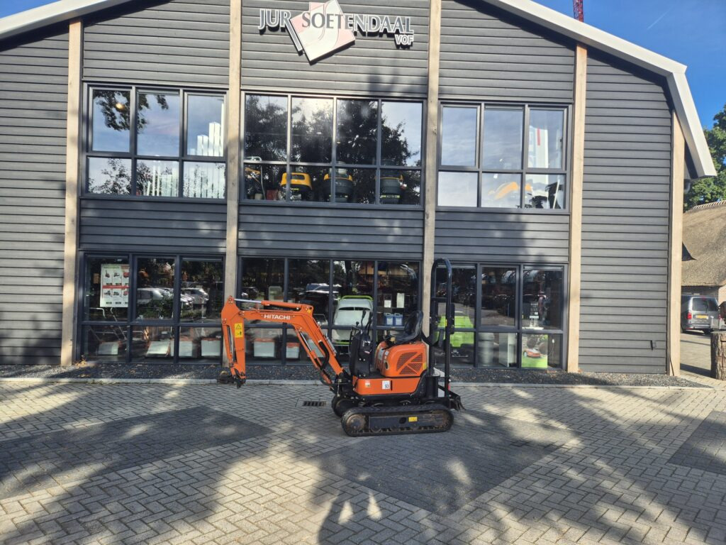 HITACHI ZX10U-2 minidigger - Mini pelle: photos 1 HITACHI ZX10U-2 minidigger - Mini pelle: photos 1