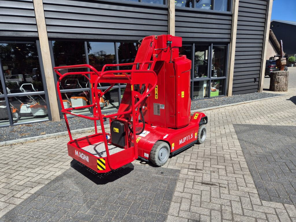 MAGNI MJP 11.5 - Nacelle: photos 2 MAGNI MJP 11.5 - Nacelle: photos 2