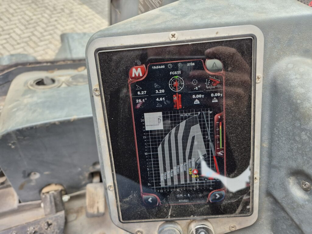 Chariot télescopique MAGNI RTH 5.21 – D/D: photos 20 Chariot télescopique MAGNI RTH 5.21 – D/D: photos 20