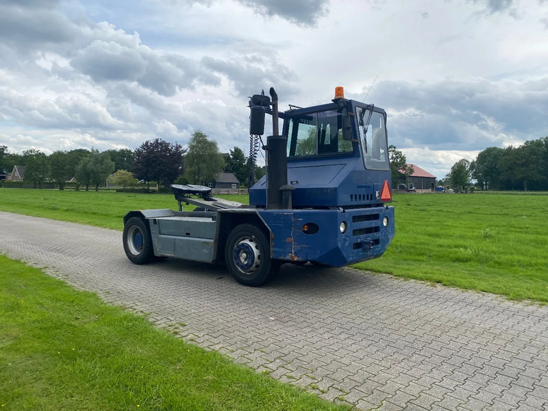 Sisu E TRX 182 | HYDROLIC | CENTRAL LUBRIGATION | NO RUST !!! - Tracteur portuaire: photos 2 Sisu E TRX 182 | HYDROLIC | CENTRAL LUBRIGATION | NO RUST !!! - Tracteur portuaire: photos 2
