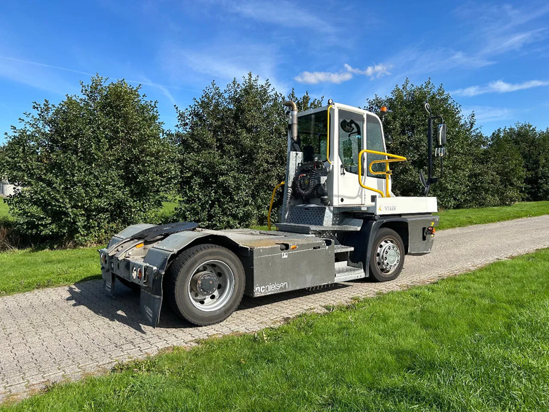 Terberg YT 223 | LOW HOURS | AIRCO | MEGA LOW LOADER | - Tracteur portuaire: photos 5 Terberg YT 223 | LOW HOURS | AIRCO | MEGA LOW LOADER | - Tracteur portuaire: photos 5