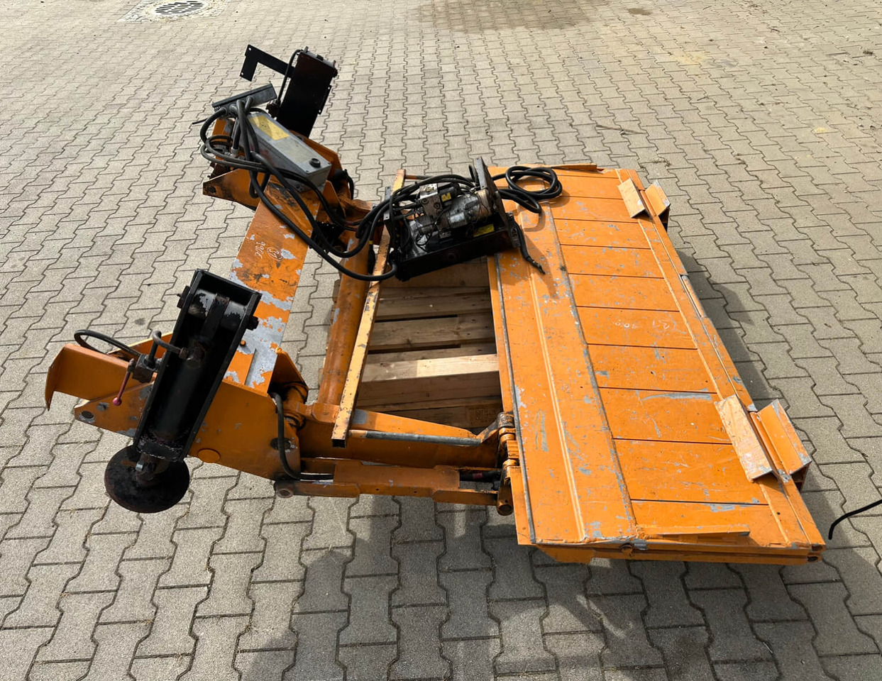 Unimog Heckladebordwand Unbekannt 427 - Hayon élévateur: photos 4 Unimog Heckladebordwand Unbekannt 427 - Hayon élévateur: photos 4