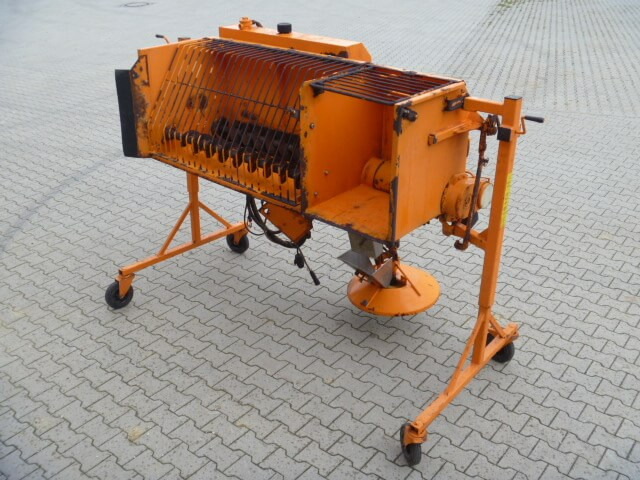 Unimog Salzstreuer Gmeiner DK WA 24V - Epandeur de sable: photos 4 Unimog Salzstreuer Gmeiner DK WA 24V - Epandeur de sable: photos 4