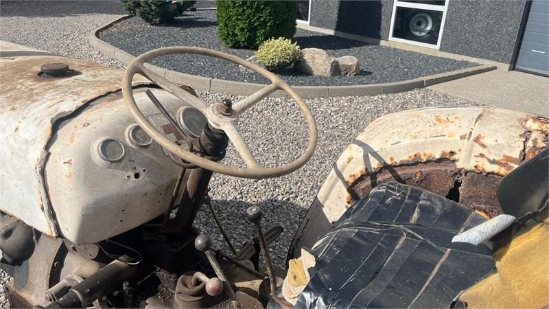 David Brown 880 Med defekt køler - Tracteur agricole: photos 5 David Brown 880 Med defekt køler - Tracteur agricole: photos 5