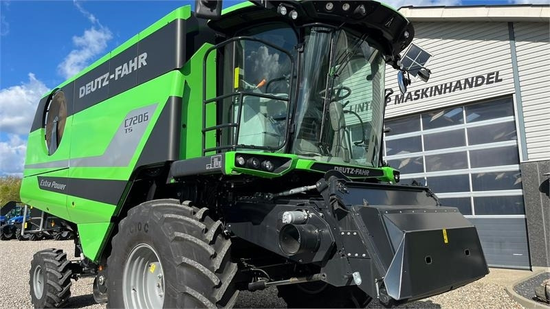 Deutz-fahr C7206 With 24feed - 7.2m header. New and unused Co - Moissonneuse-batteuse: photos 4 Deutz-fahr C7206 With 24feed - 7.2m header. New and unused Co - Moissonneuse-batteuse: photos 4
