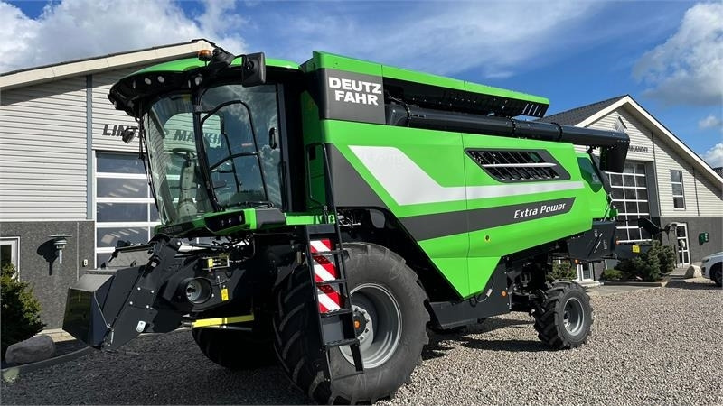 Deutz-fahr C7206 With 24feed - 7.2m header. New and unused Co - Moissonneuse-batteuse: photos 2 Deutz-fahr C7206 With 24feed - 7.2m header. New and unused Co - Moissonneuse-batteuse: photos 2