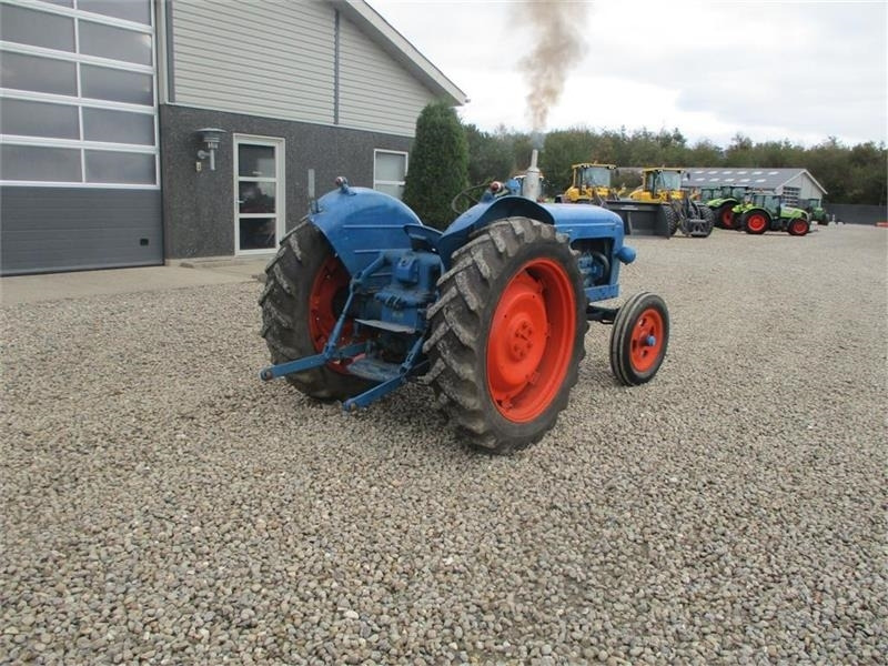 Fordson Major Diesel traktor - Tracteur agricole: photos 4 Fordson Major Diesel traktor - Tracteur agricole: photos 4