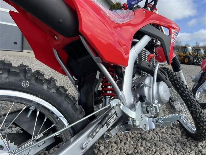 Honda CRF 125 FB Den helt nye model - Quadricycle: photos 4 Honda CRF 125 FB Den helt nye model - Quadricycle: photos 4
