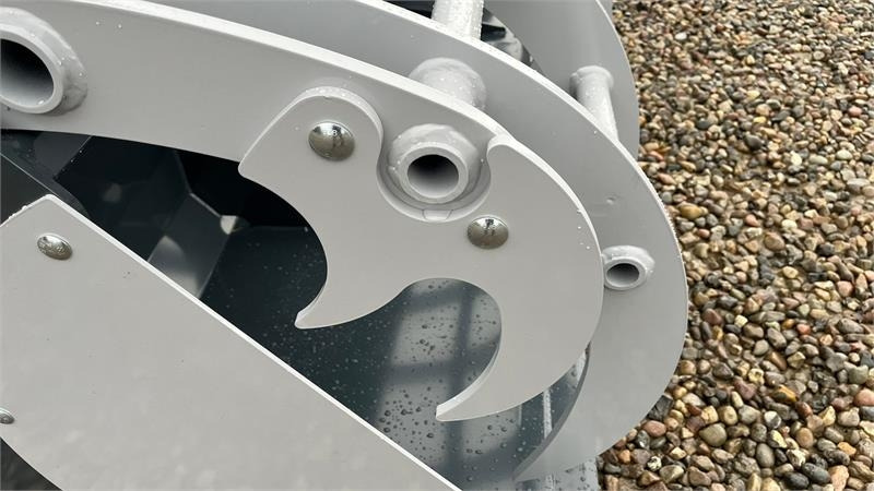 Godet pour chargeur Limas MultiMax 2,4M Skårne Tænder Euro beslag: photos 7 Godet pour chargeur Limas MultiMax 2,4M Skårne Tænder Euro beslag: photos 7