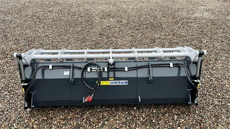 Godet pour chargeur Limas MultiMax 2,4M Skårne Tænder Euro beslag: photos 8 Godet pour chargeur Limas MultiMax 2,4M Skårne Tænder Euro beslag: photos 8