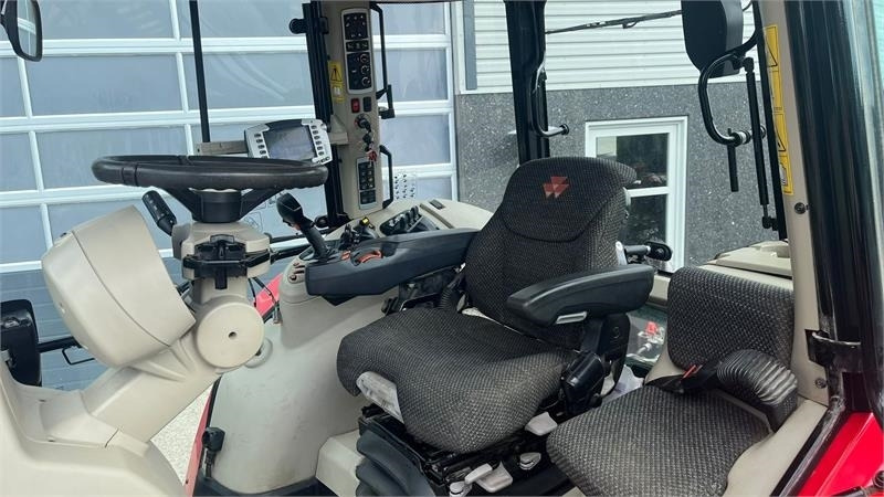 Tracteur agricole Massey Ferguson 7726 S DynaVT Med frontlift: photos 6