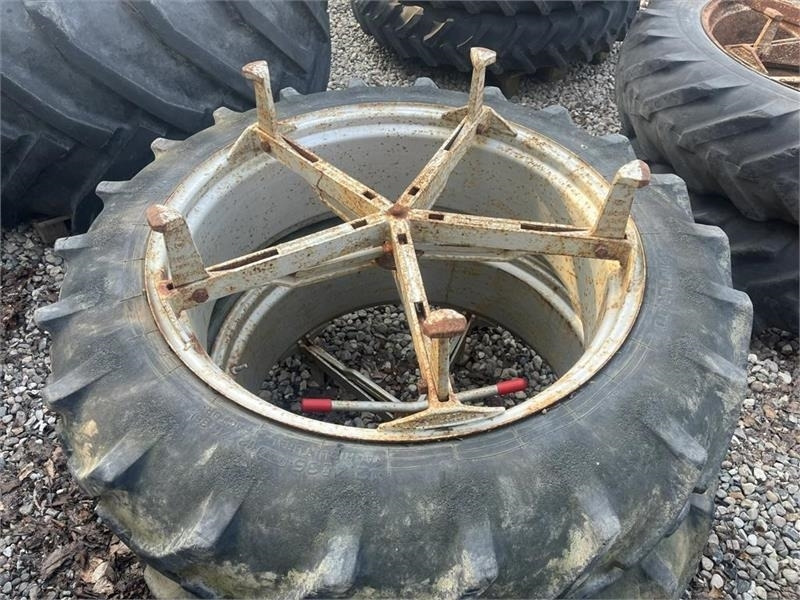 Pirelli 12,4R36 Molcon 5 arme bred - Pneu pour Machine agricole: photos 2 Pirelli 12,4R36 Molcon 5 arme bred - Pneu pour Machine agricole: photos 2