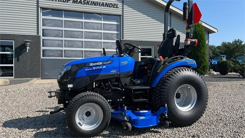 Solis 26 HST Hydrostat Turf hjul og klipperbord - Tracteur agricole: photos 2 Solis 26 HST Hydrostat Turf hjul og klipperbord - Tracteur agricole: photos 2