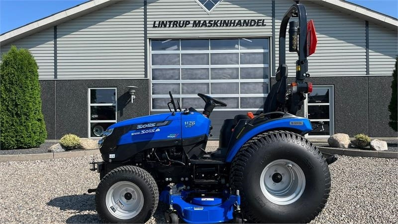 Solis 26 HST Hydrostat Turf hjul og klipperbord - Tracteur agricole: photos 1 Solis 26 HST Hydrostat Turf hjul og klipperbord - Tracteur agricole: photos 1