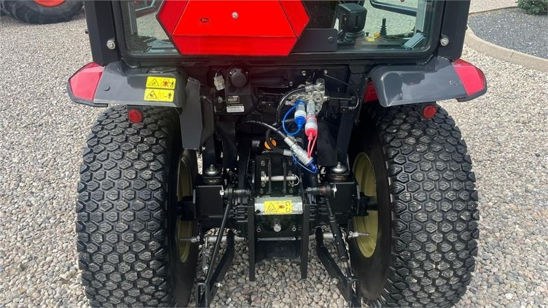 Yanmar YT 235H 4WD Snow Edition med sneplov og spreder - Tracteur agricole: photos 5 Yanmar YT 235H 4WD Snow Edition med sneplov og spreder - Tracteur agricole: photos 5