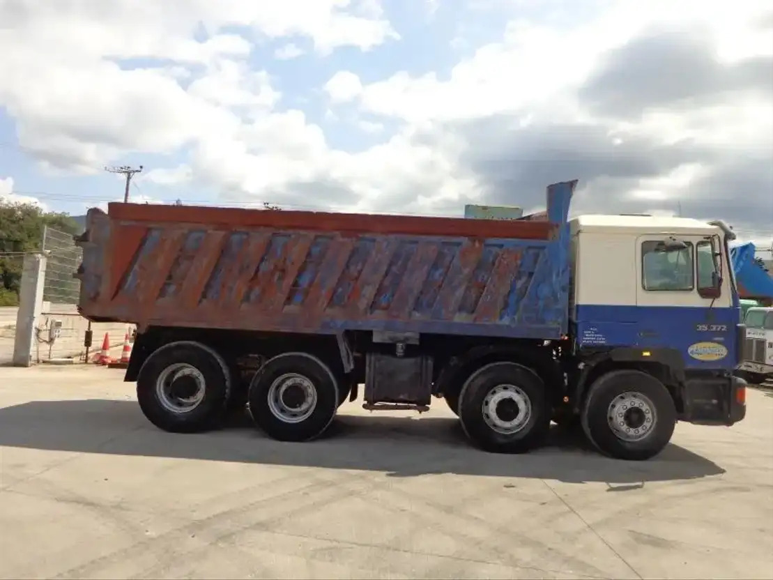 MAN 33.372 MAN 35.372 8X4 Kipper -Airco - Camion benne: photos 3 MAN 33.372 MAN 35.372 8X4 Kipper -Airco - Camion benne: photos 3