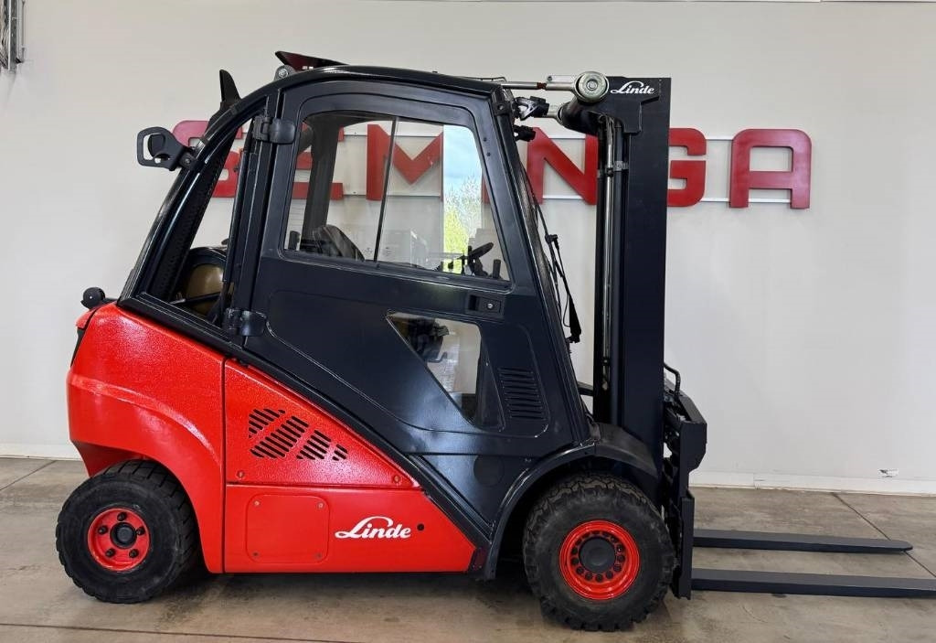 Linde 10768 H20T-02/600 - Chariot élévateur à gaz: photos 2 Linde 10768 H20T-02/600 - Chariot élévateur à gaz: photos 2