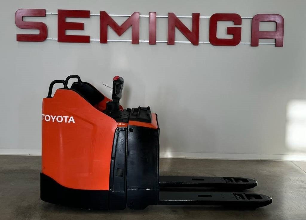 Toyota 10545 LPE200 - Transpalette: photos 2 Toyota 10545 LPE200 - Transpalette: photos 2