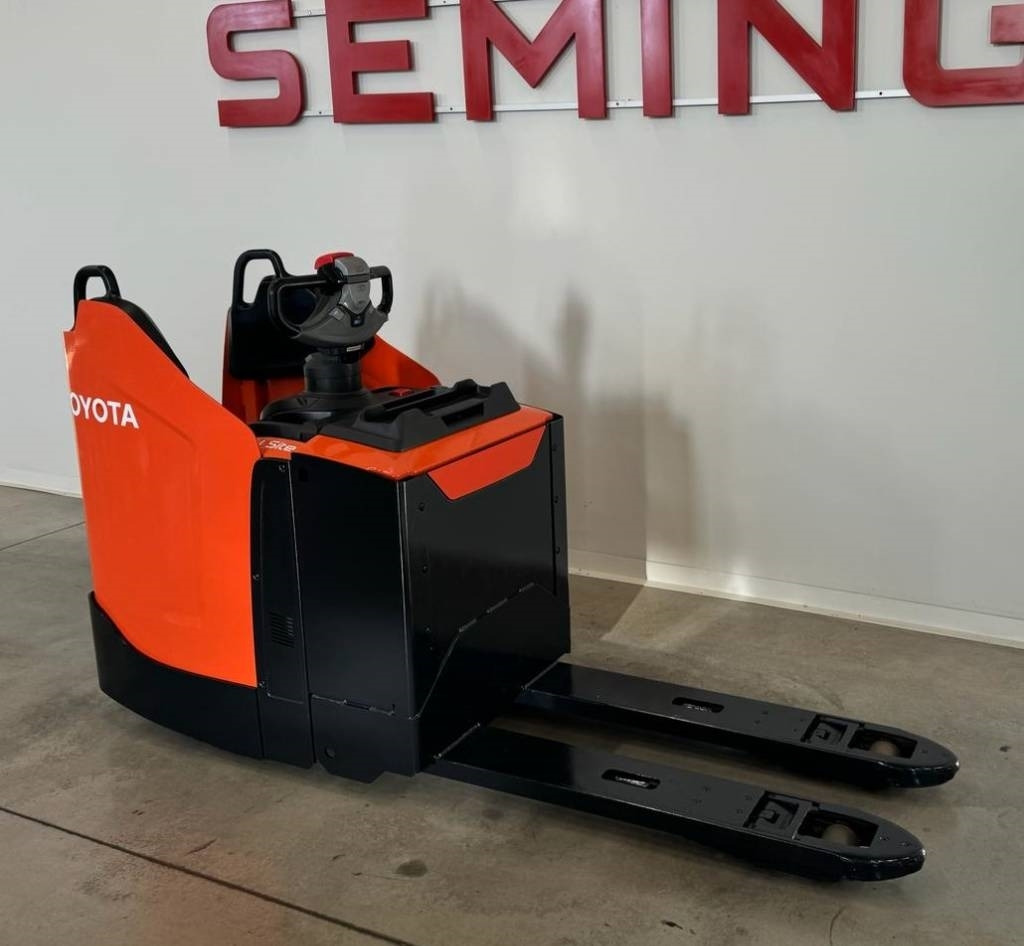 Toyota 10545 LPE200 - Transpalette: photos 1 Toyota 10545 LPE200 - Transpalette: photos 1