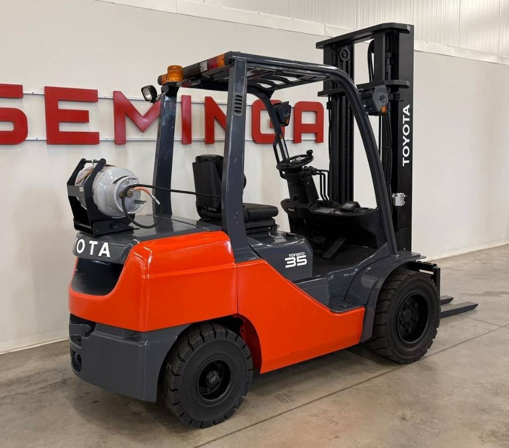 Toyota 10913 - 02-8FGJF35 - Chariot élévateur à gaz: photos 3 Toyota 10913 - 02-8FGJF35 - Chariot élévateur à gaz: photos 3