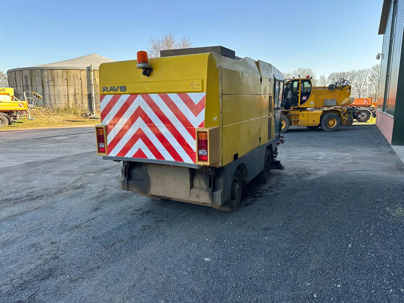 Ravo 530 VEEGMACHINE/SWEEPER!! - Balayeuse de voirie: photos 4 Ravo 530 VEEGMACHINE/SWEEPER!! - Balayeuse de voirie: photos 4