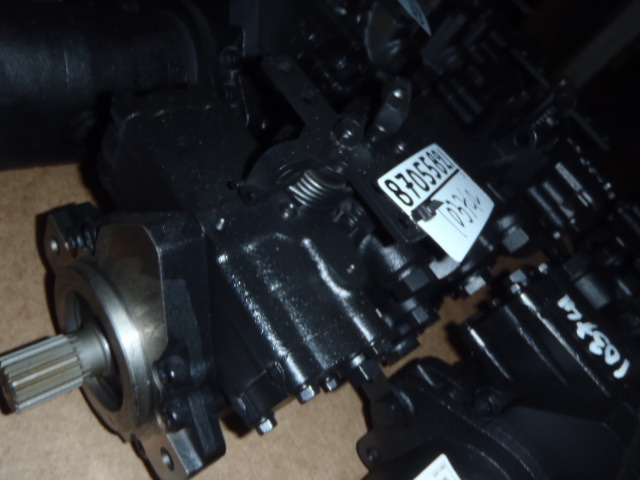 Case 87055821 - 87576229 - Pompe hydraulique pour Engins de chantier: photos 2 Case 87055821 - 87576229 - Pompe hydraulique pour Engins de chantier: photos 2