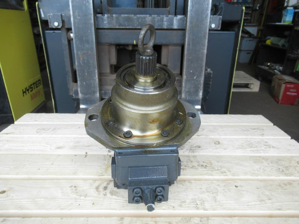 Case D4743730 - Moteur de rotation pour Engins de chantier: photos 3 Case D4743730 - Moteur de rotation pour Engins de chantier: photos 3
