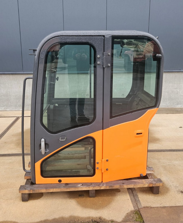 Doosan 220101-00070 - 220101-00070 - Cabine pour Engins de chantier: photos 1 Doosan 220101-00070 - 220101-00070 - Cabine pour Engins de chantier: photos 1