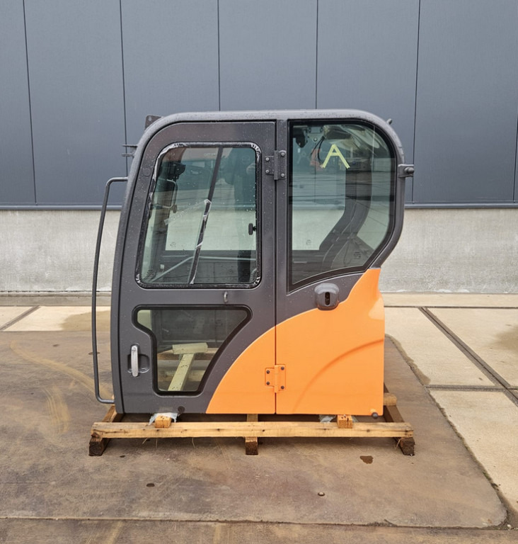 Doosan 220101-00889K - Cabine pour Engins de chantier: photos 1 Doosan 220101-00889K - Cabine pour Engins de chantier: photos 1