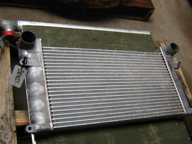 Hitachi 4448339 - Intercooler pour Engins de chantier: photos 1 Hitachi 4448339 - Intercooler pour Engins de chantier: photos 1