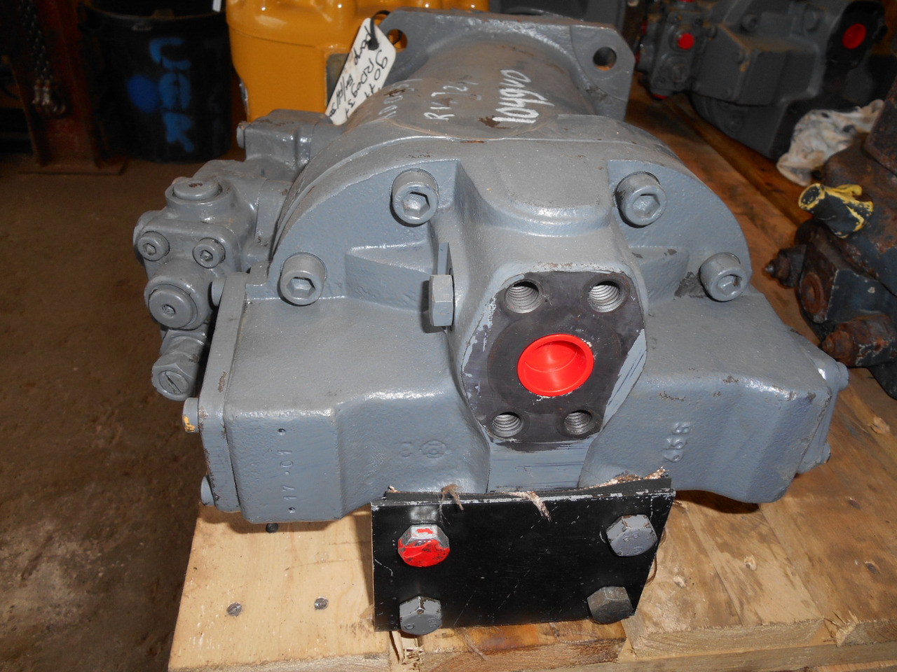 Hitachi 9077555 - - Pompe hydraulique pour Engins de chantier: photos 2 Hitachi 9077555 - - Pompe hydraulique pour Engins de chantier: photos 2