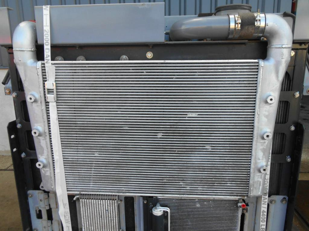 Hitachi YA00004877 - Intercooler pour Engins de chantier: photos 2 Hitachi YA00004877 - Intercooler pour Engins de chantier: photos 2